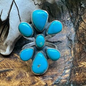Sterling Silver Kingman Turquoise Cluster Ring Size 9 | Southwestern Statement